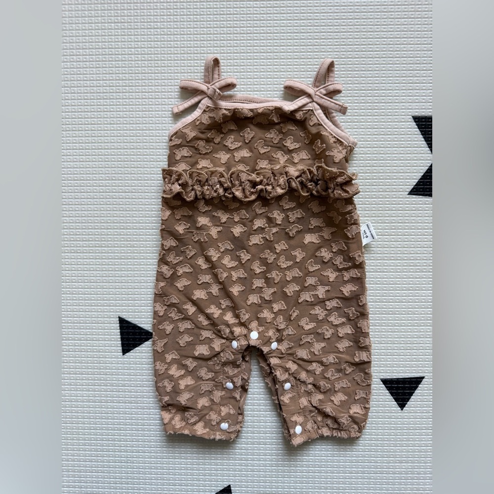 Shein|Baby girl sleeveless jumpsuit in neutral Brown,textured butterfly style•